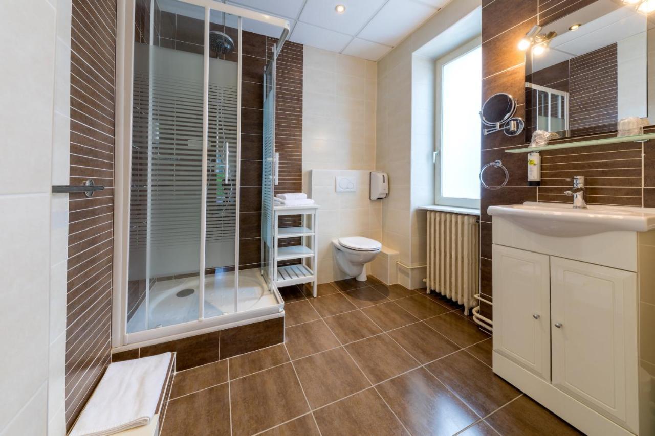 La Commanderie De Champarey Otel Bourgoin-Jallieu Dış mekan fotoğraf